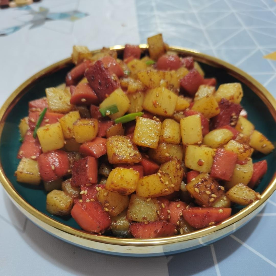 孜然火腿土豆丁