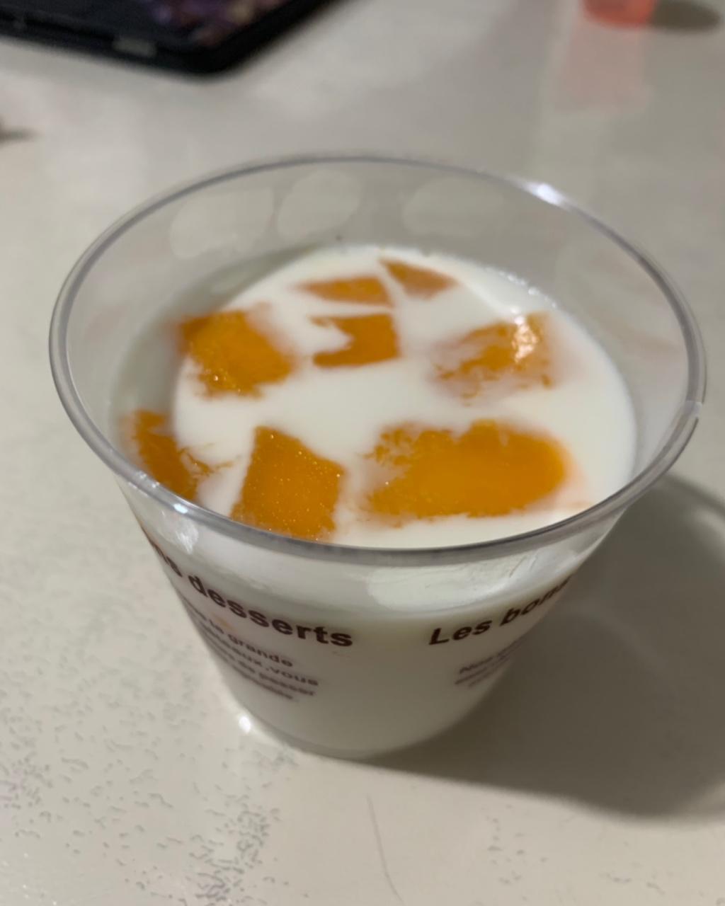 滑嫩嫩的椰奶芒果冻