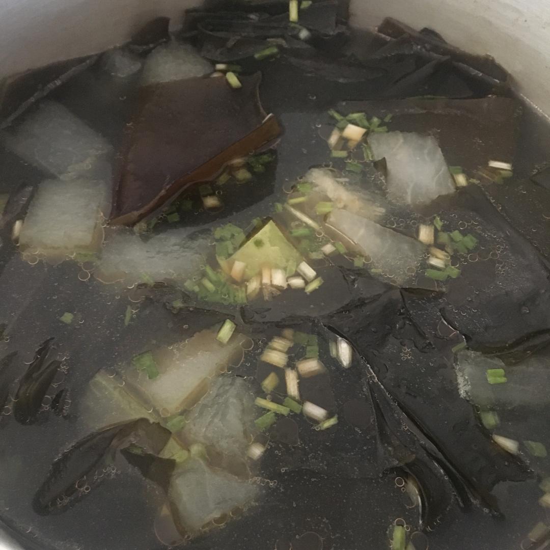 0油脂冬瓜海带汤