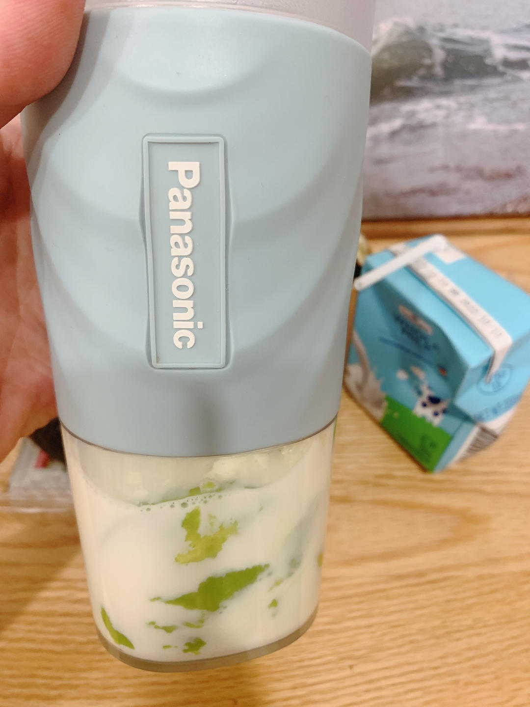 奶昔不用榨汁机=牛油果🥑+香蕉🍌+牛奶🥛
