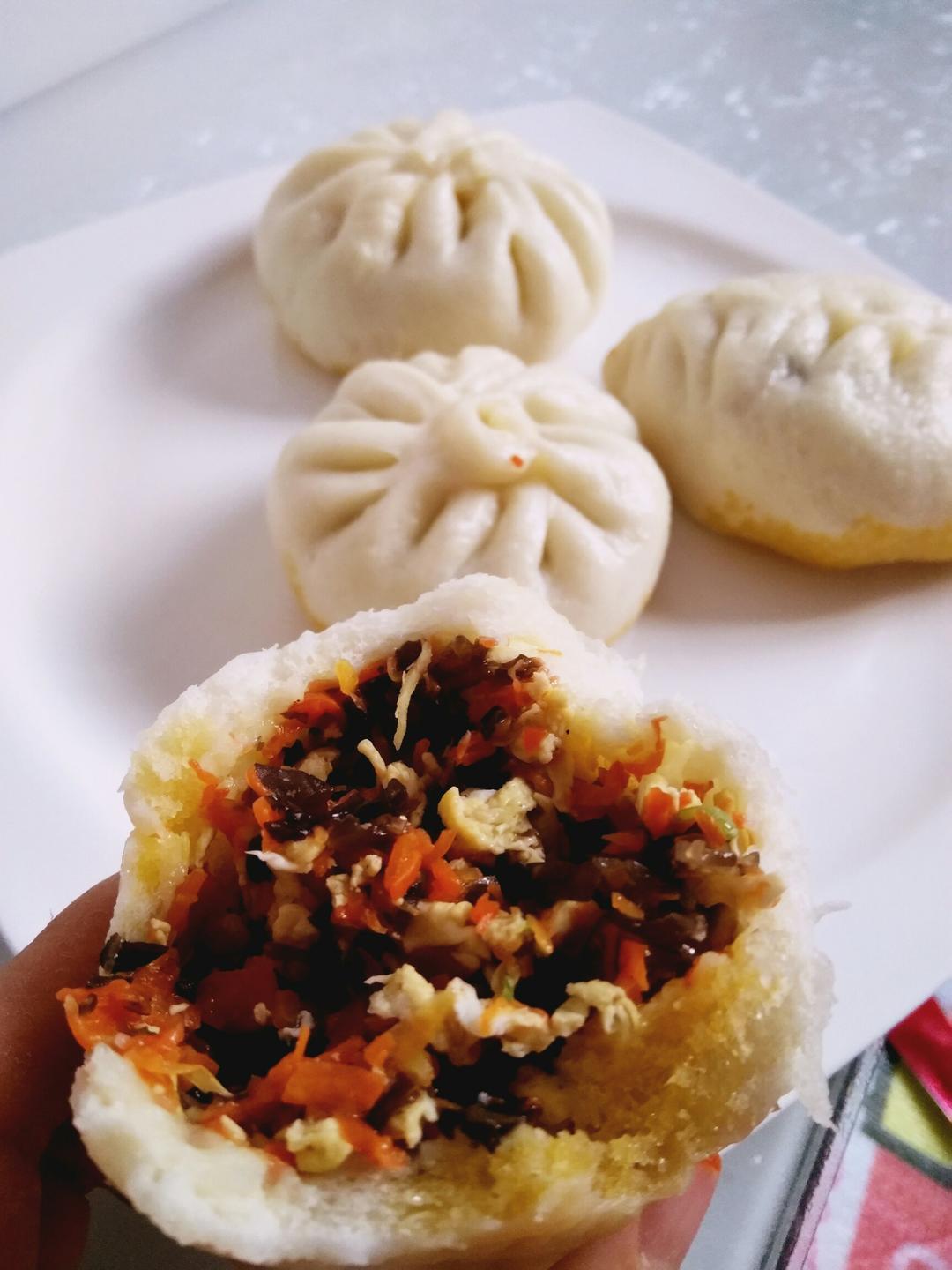 胡萝卜木耳鸡蛋素包子