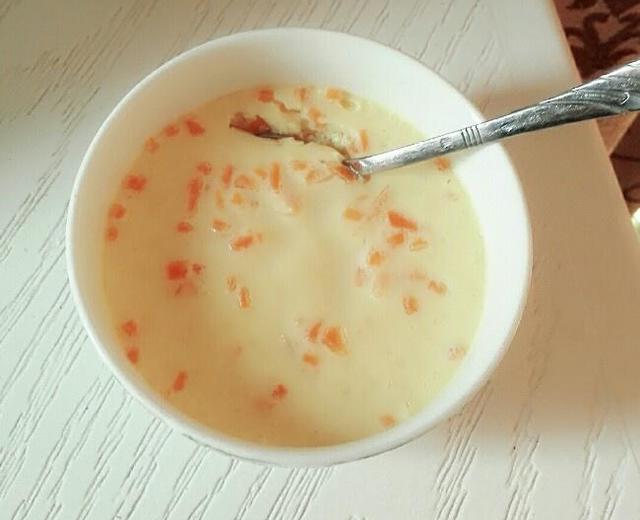 宝宝辅食：胡萝卜虾仁蛋羹的做法