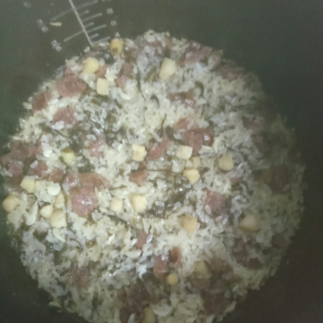 电饭煲焖腊味糯米饭