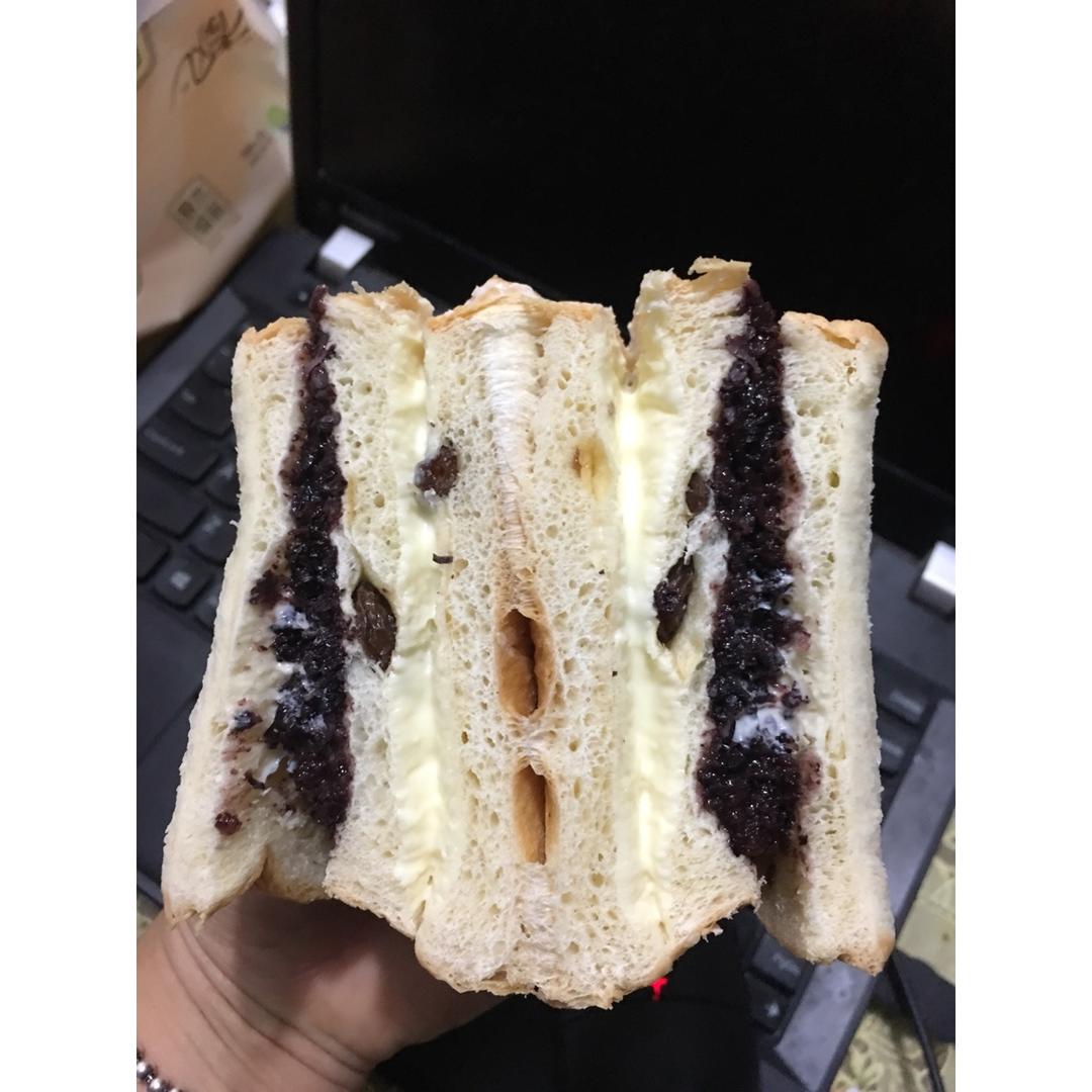 非常好吃的～紫米奶酪包（美味三明治）