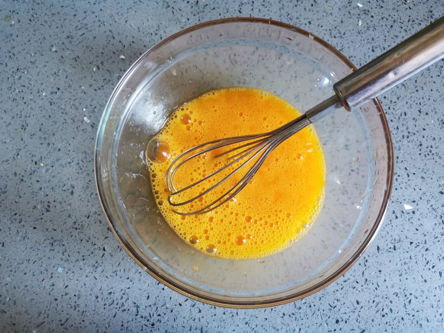 嫩滑的向日葵蛋羹的做法 步骤2