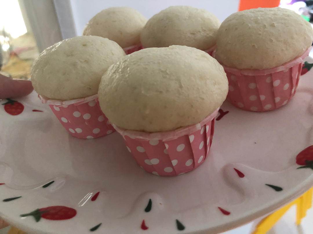 创意纸杯牛奶馒头