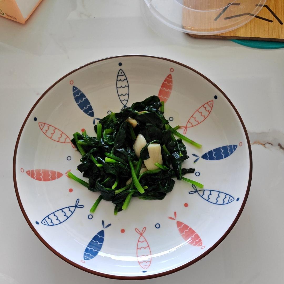 不涩口又嫩的清炒菠菜