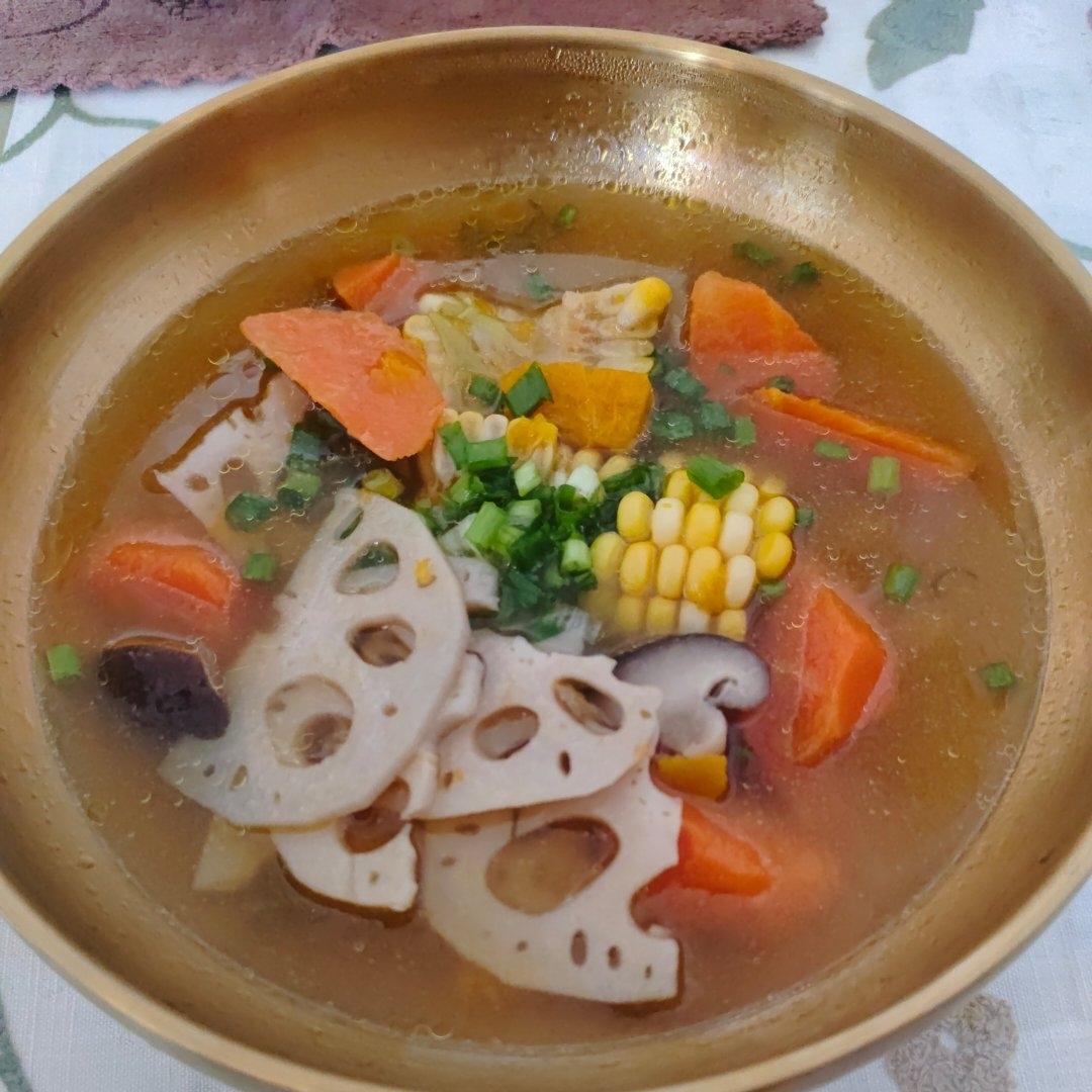 香菇玉米素蔬养生汤 没难度