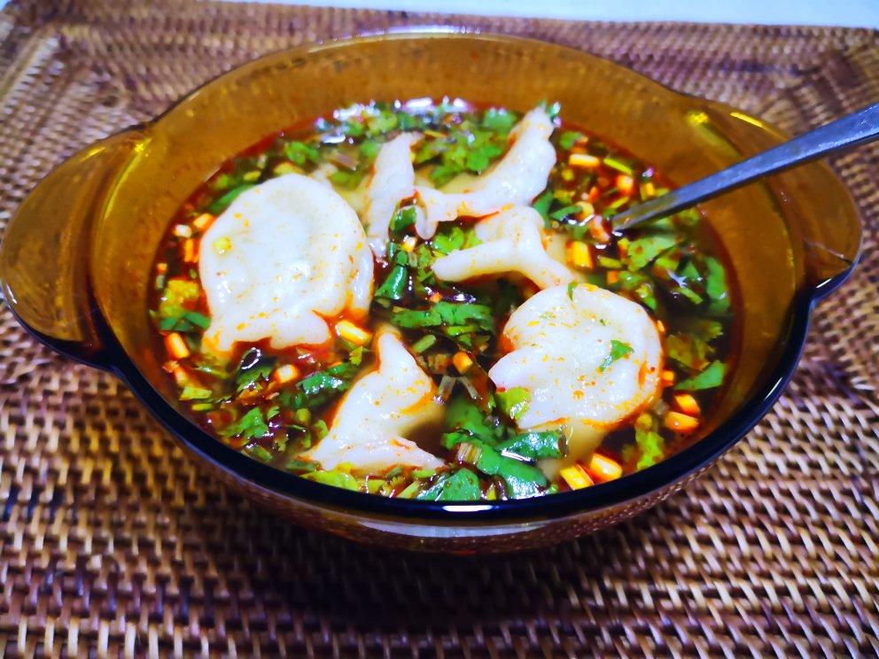 省时又便捷，没人能抗拒这碗酸汤水饺！🥟