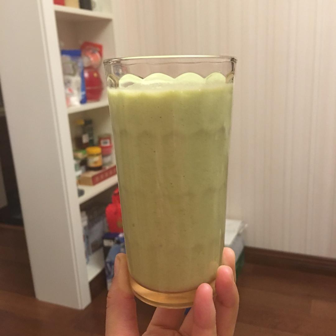 牛油果香蕉奶昔