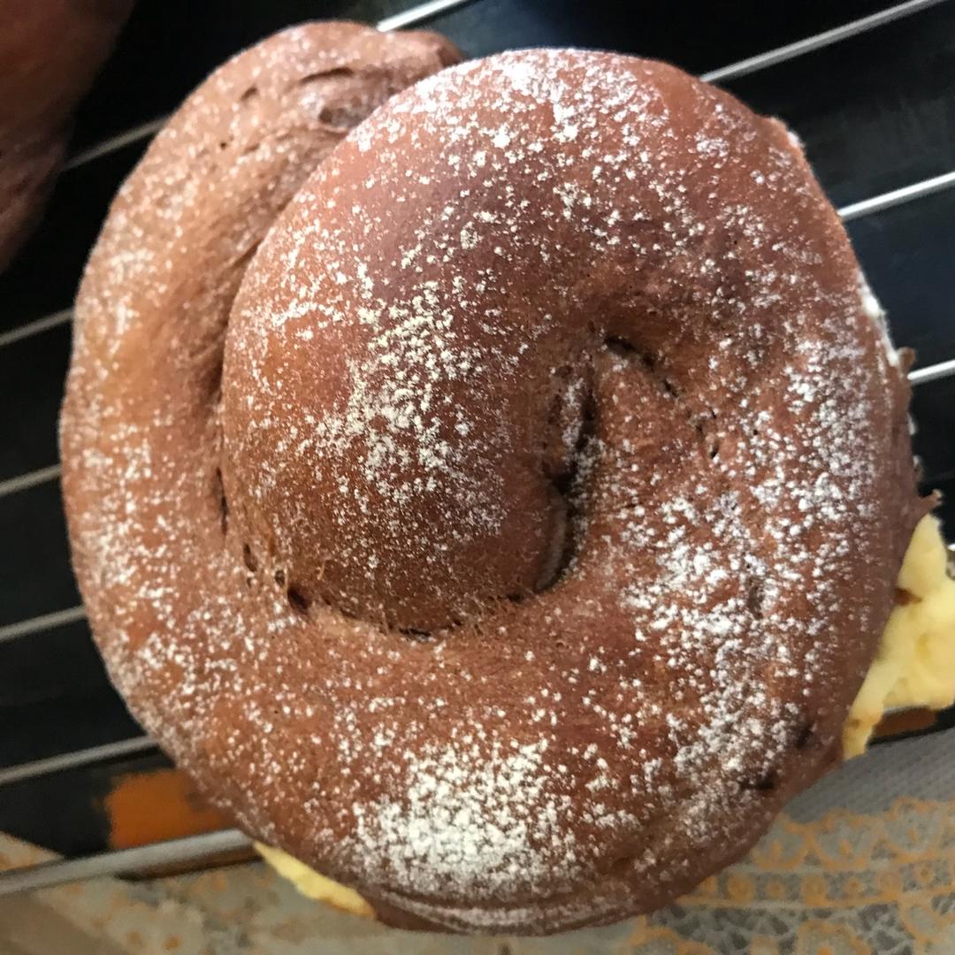 坏气十足1985做的便便面包- 巧克力香蕉奶酪软欧