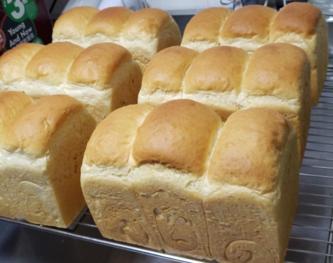 吴克己手撕炼乳吐司