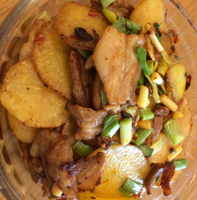 焦香土豆片回锅肉