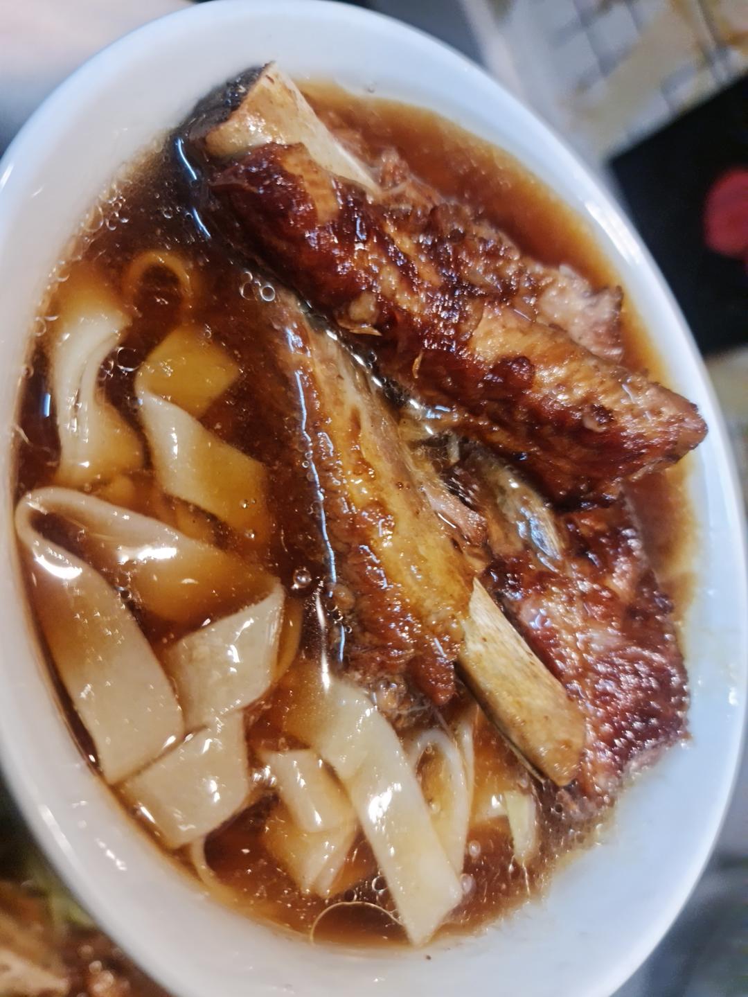 快手排骨面
