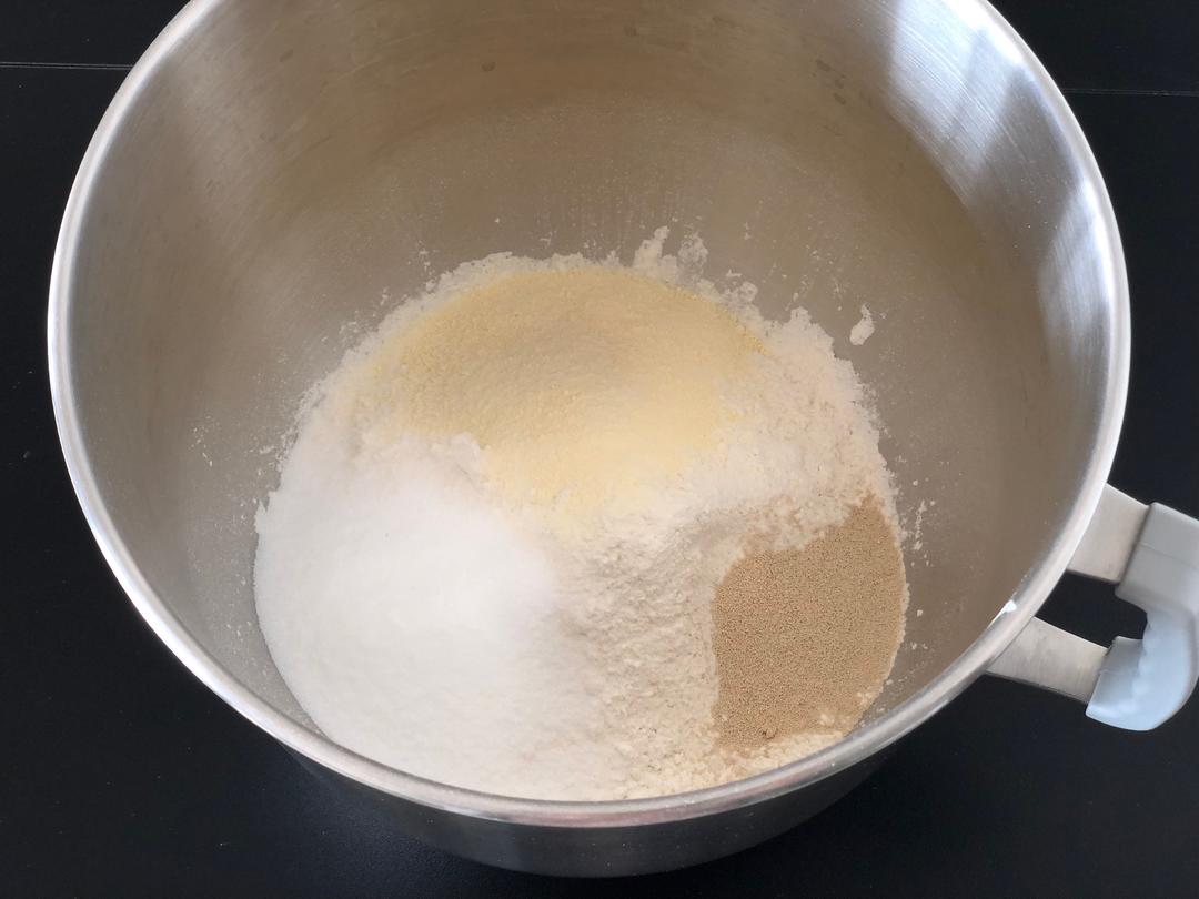 纯奶手撕吐司的做法 步骤1