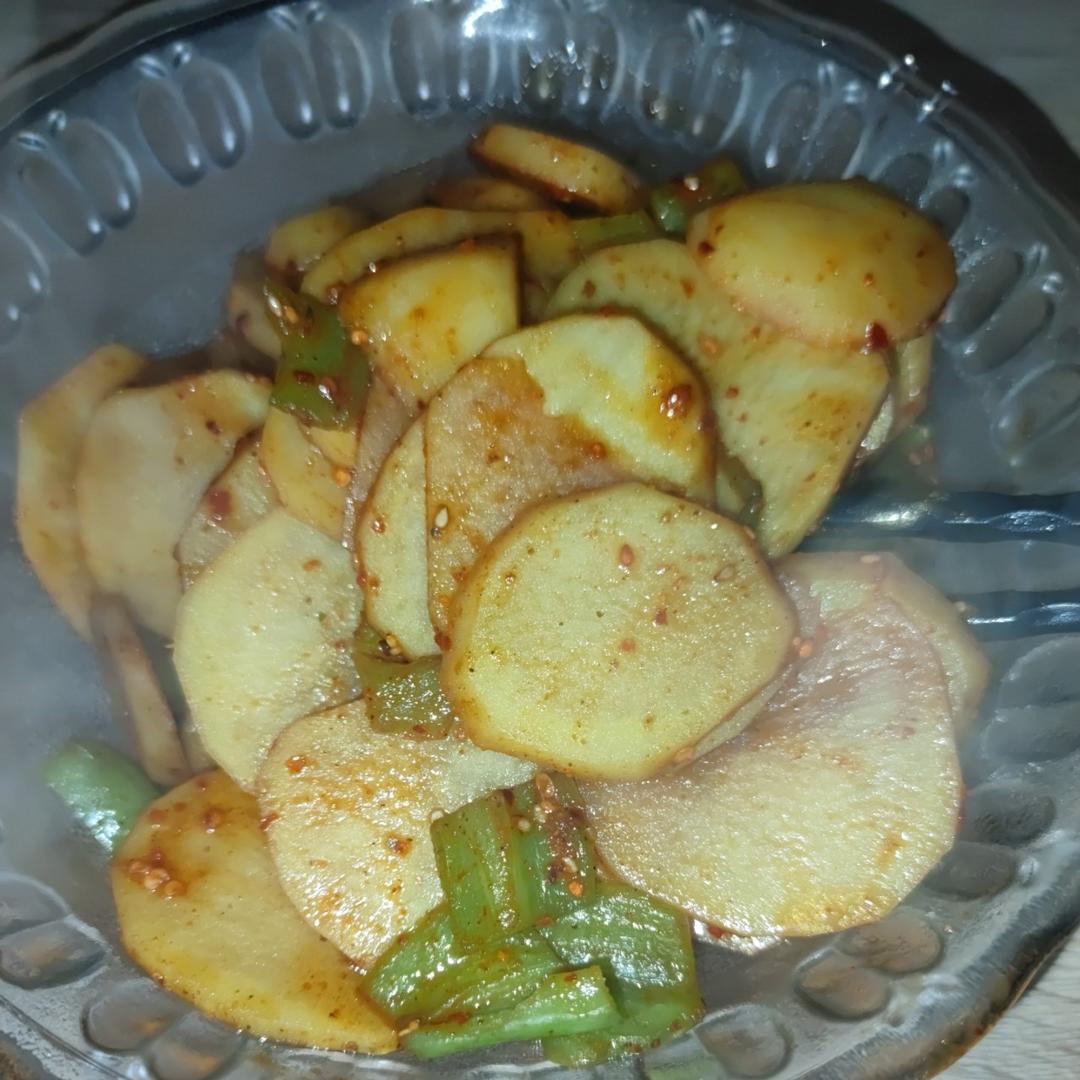 超级简单下饭的尖椒土豆片