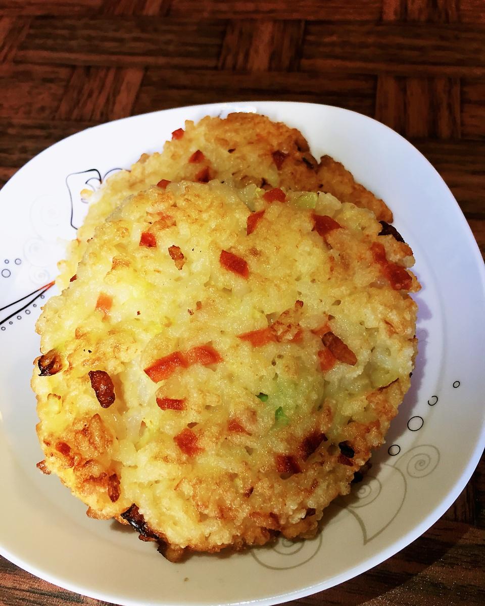 米饭鸡蛋饼（剩米饭煎蛋饼）