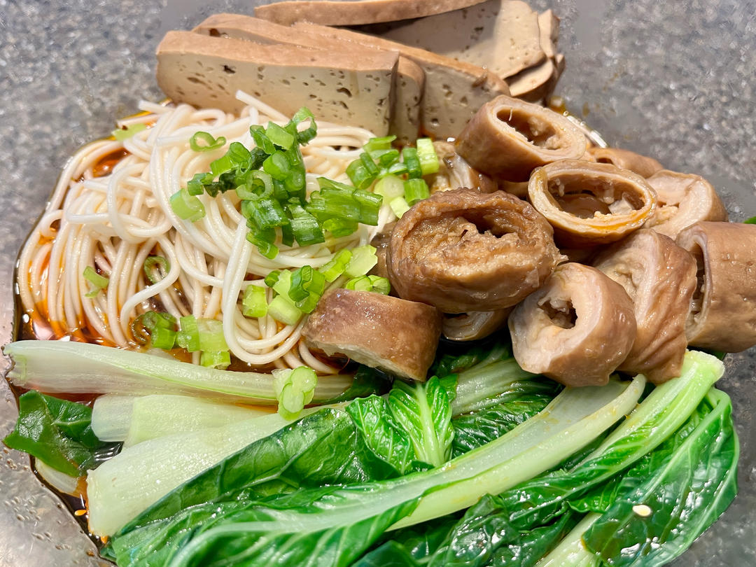 厨师长教你：“卤水肥肠”的正宗做法，满满的干货
