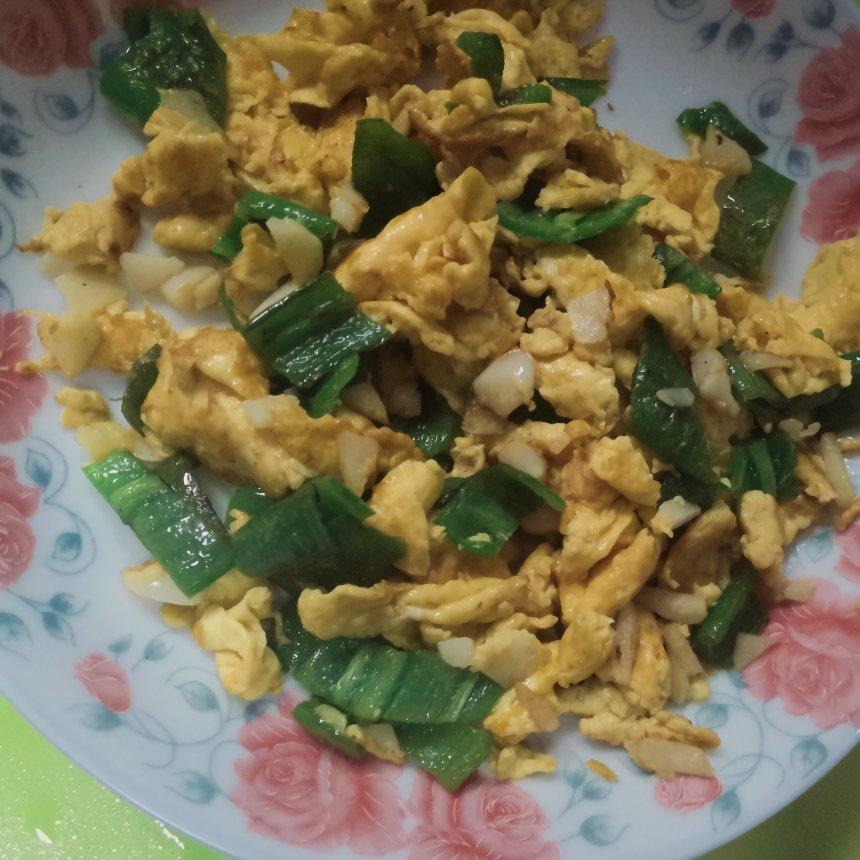 香喷喷的辣椒炒鸡蛋