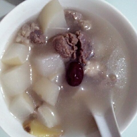 清炖萝卜牛腩汤