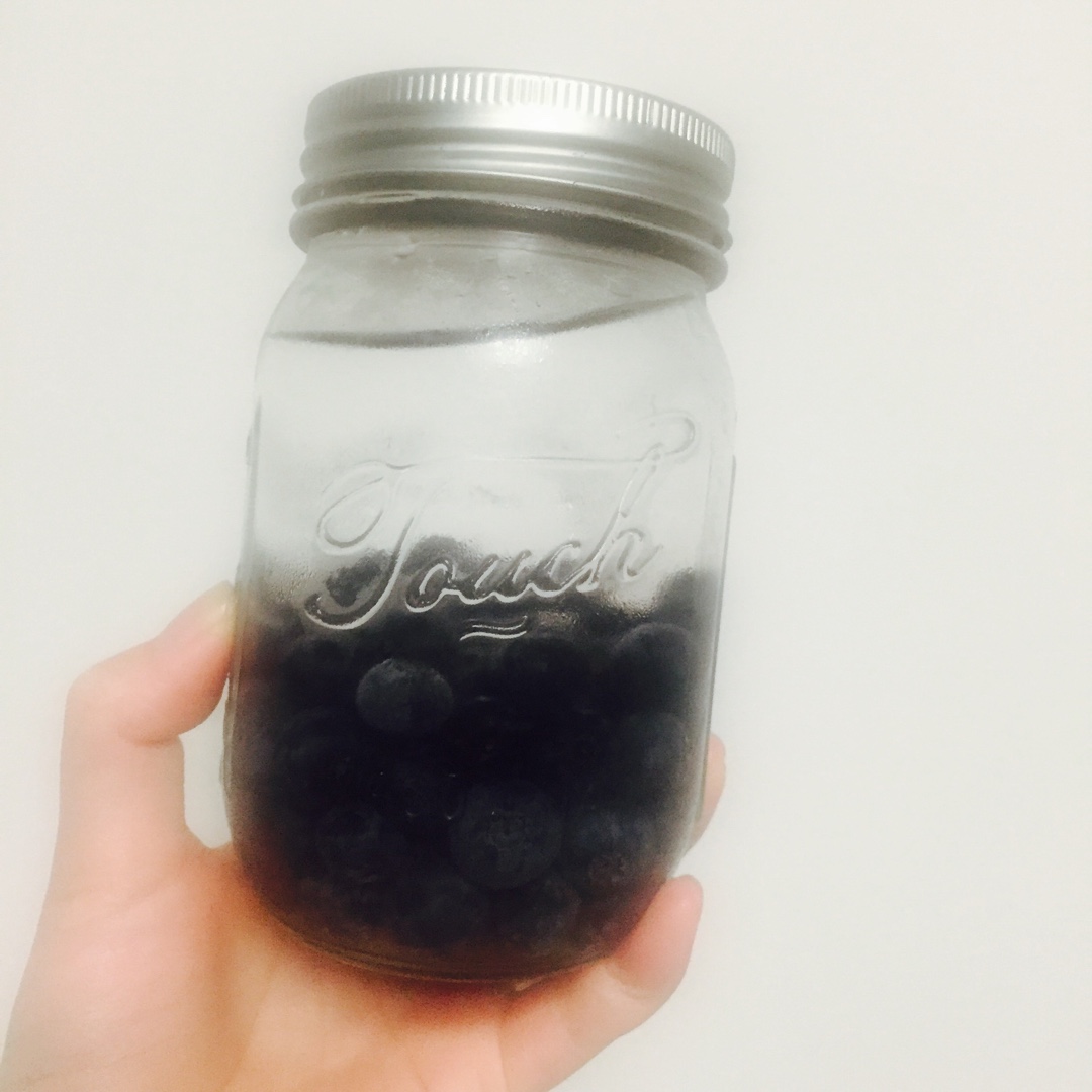 detox water 自制排毒养颜水 健康饮料 果蔬泡汁