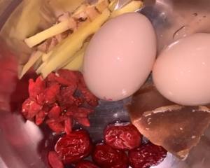 红枣枸杞姜丝鸡蛋红糖汤水（催经汤）的做法 步骤2