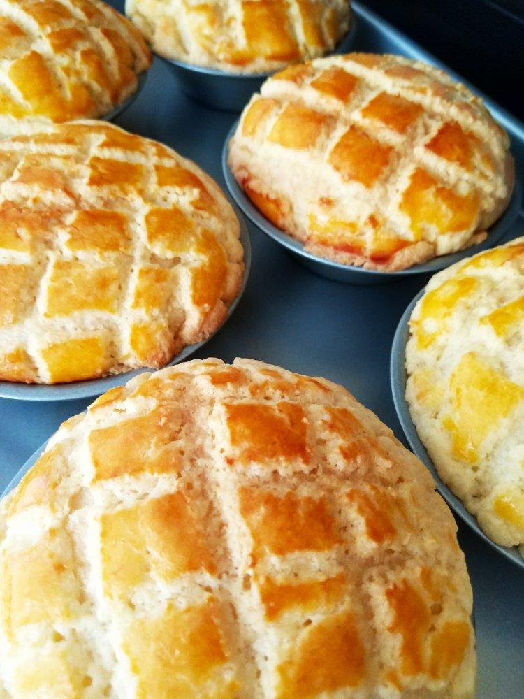 好吃到炸裂的港式菠萝包（附带制作酥皮的小视频）