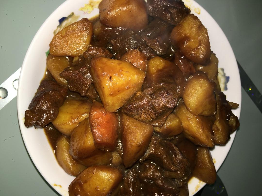 牛肉烧土豆