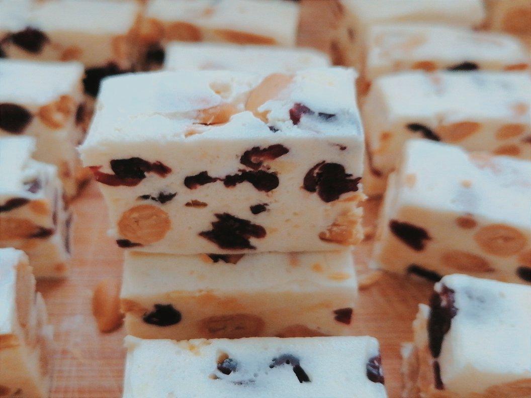 蔓越莓花生牛轧糖