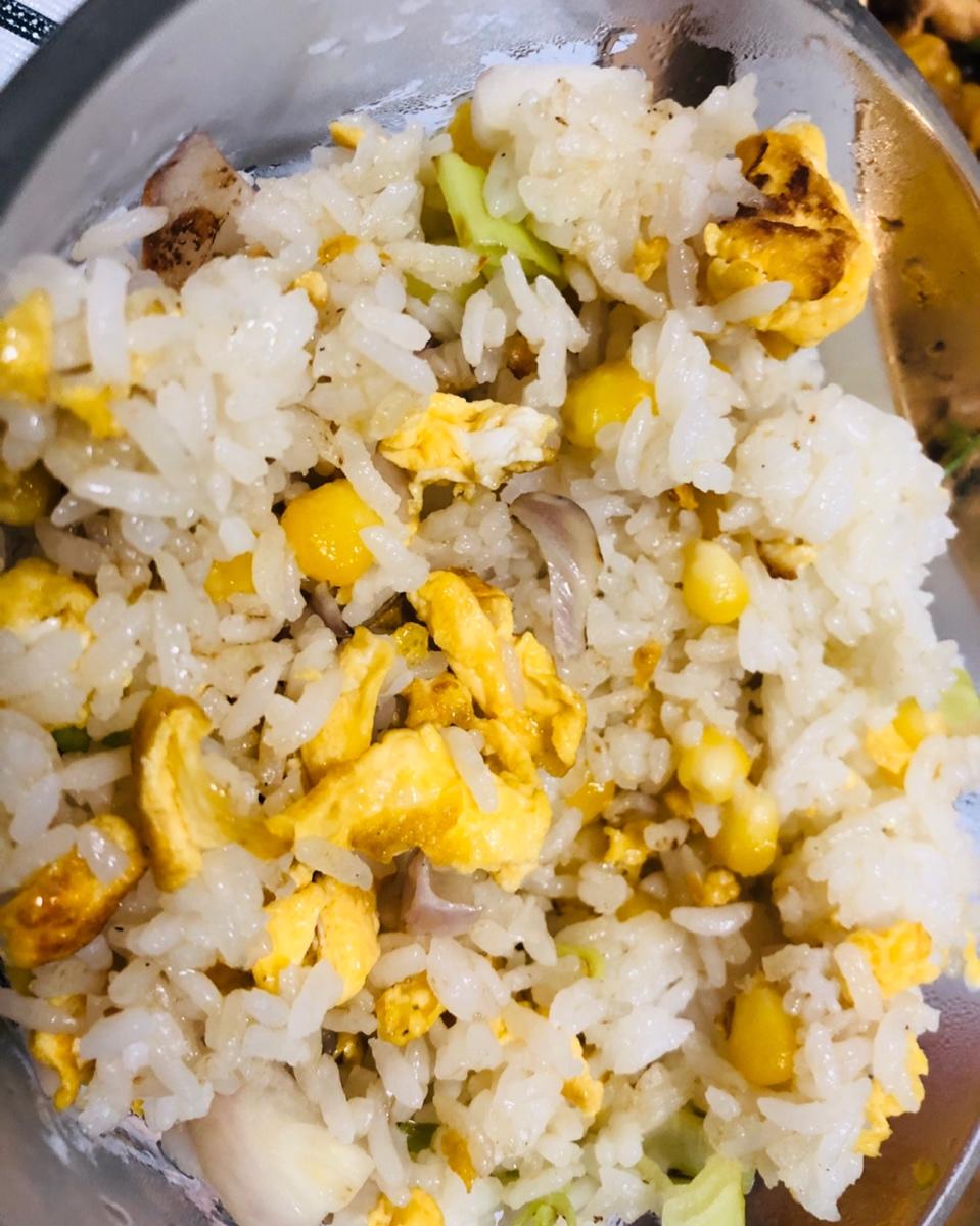 一碗能改善你体质的金黃蛋炒饭