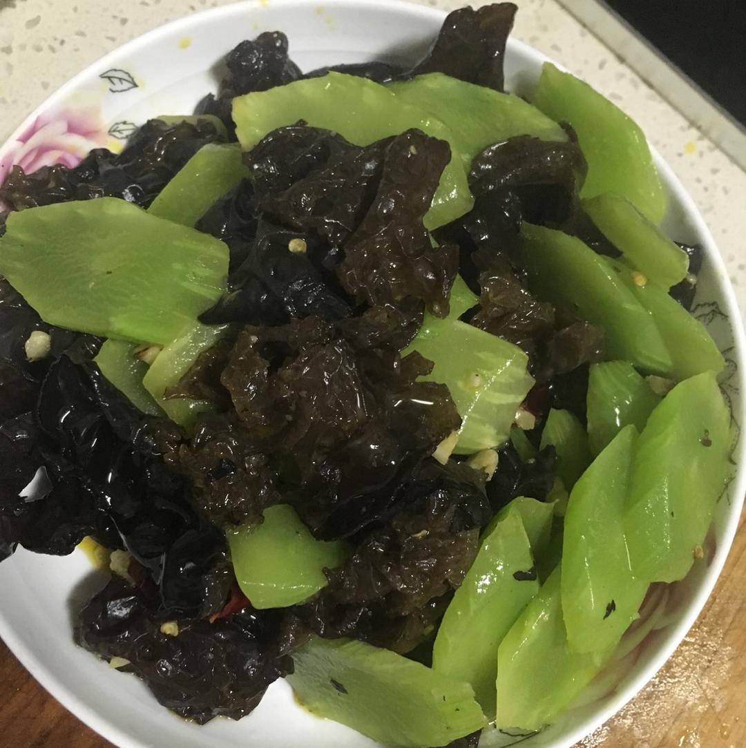 莴笋木耳
