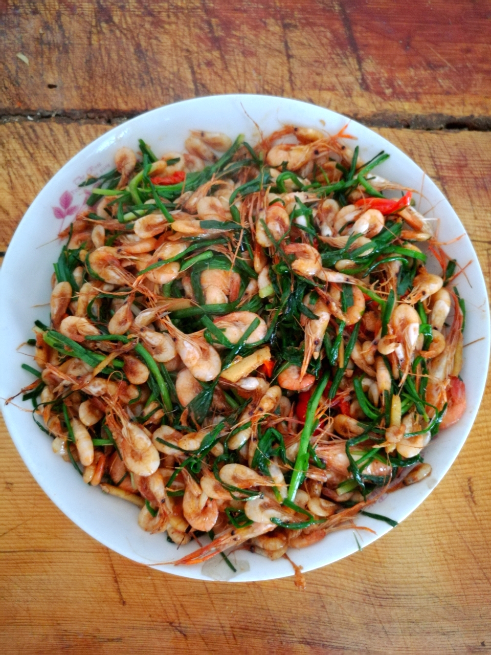 韭菜炒河虾——时令小鲜的做法