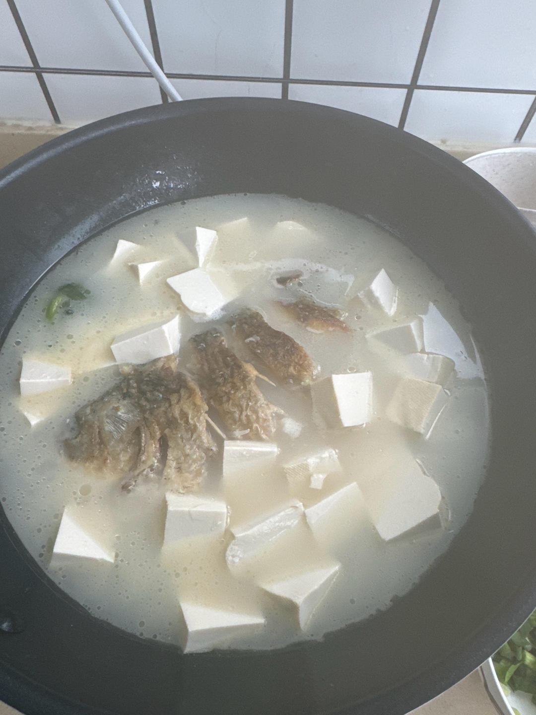 奶白鲫鱼豆腐汤|一条鱼最后的温柔