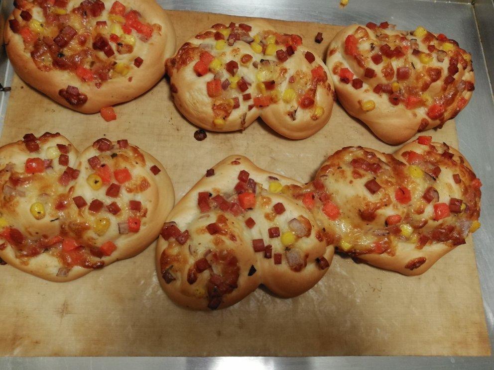 有爱早餐包---心形火腿杂蔬面包