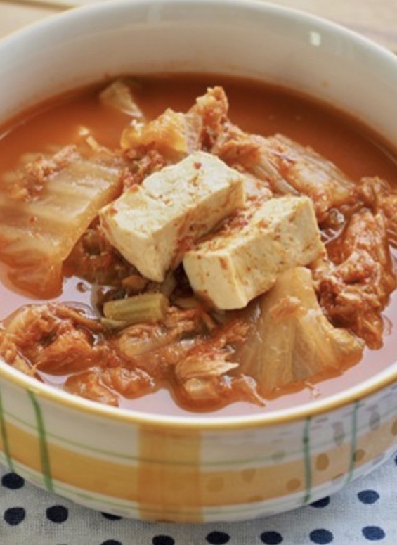 참치김치찌개
金枪鱼泡菜汤