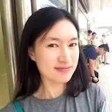 刚步入厨房的郑太太