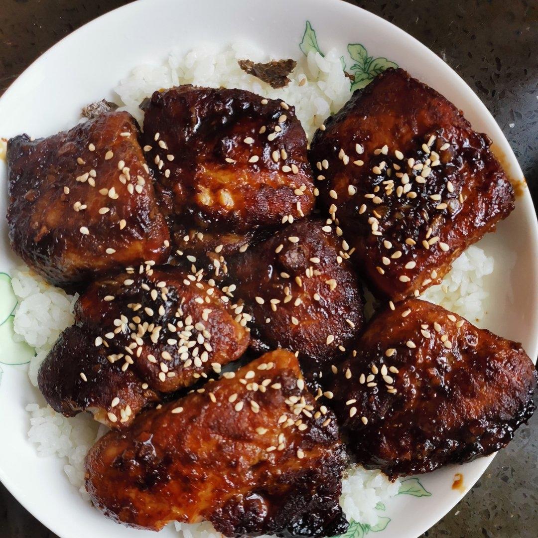 蜜汁巴沙鱼盖饭