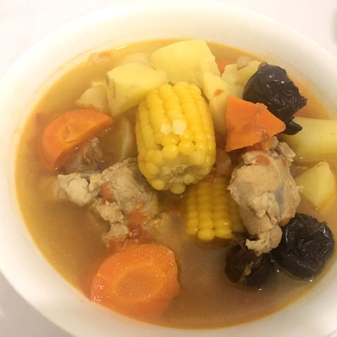 番茄土豆玉米排骨汤