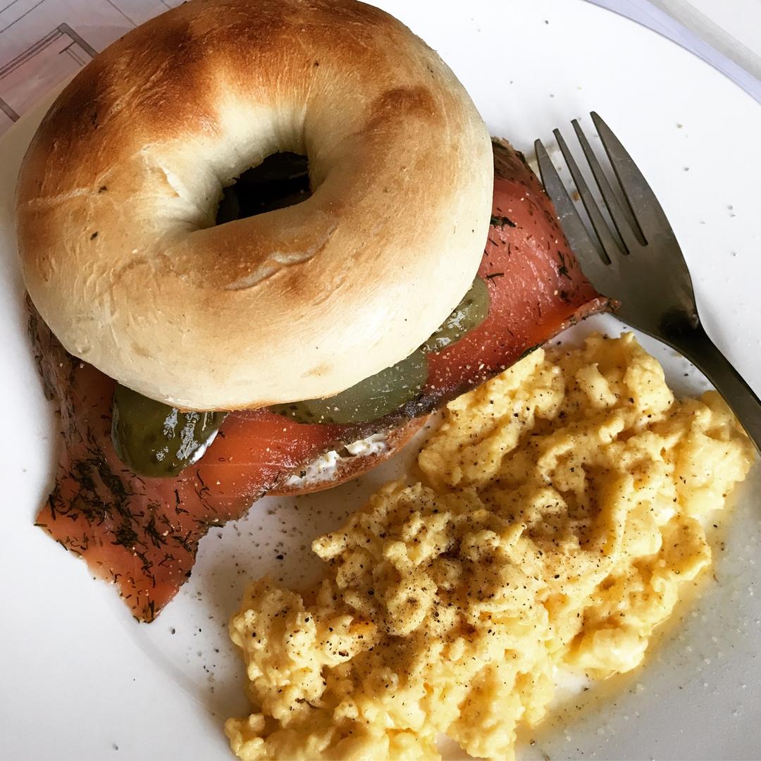 Smoked Salmon Bagel熏三文鱼贝果/面包圈