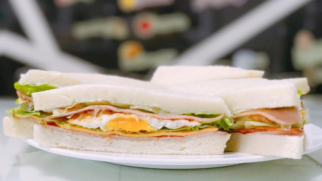 火腿三明治的做法