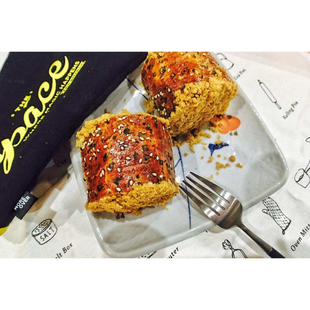 波兰种香葱肉松面包卷