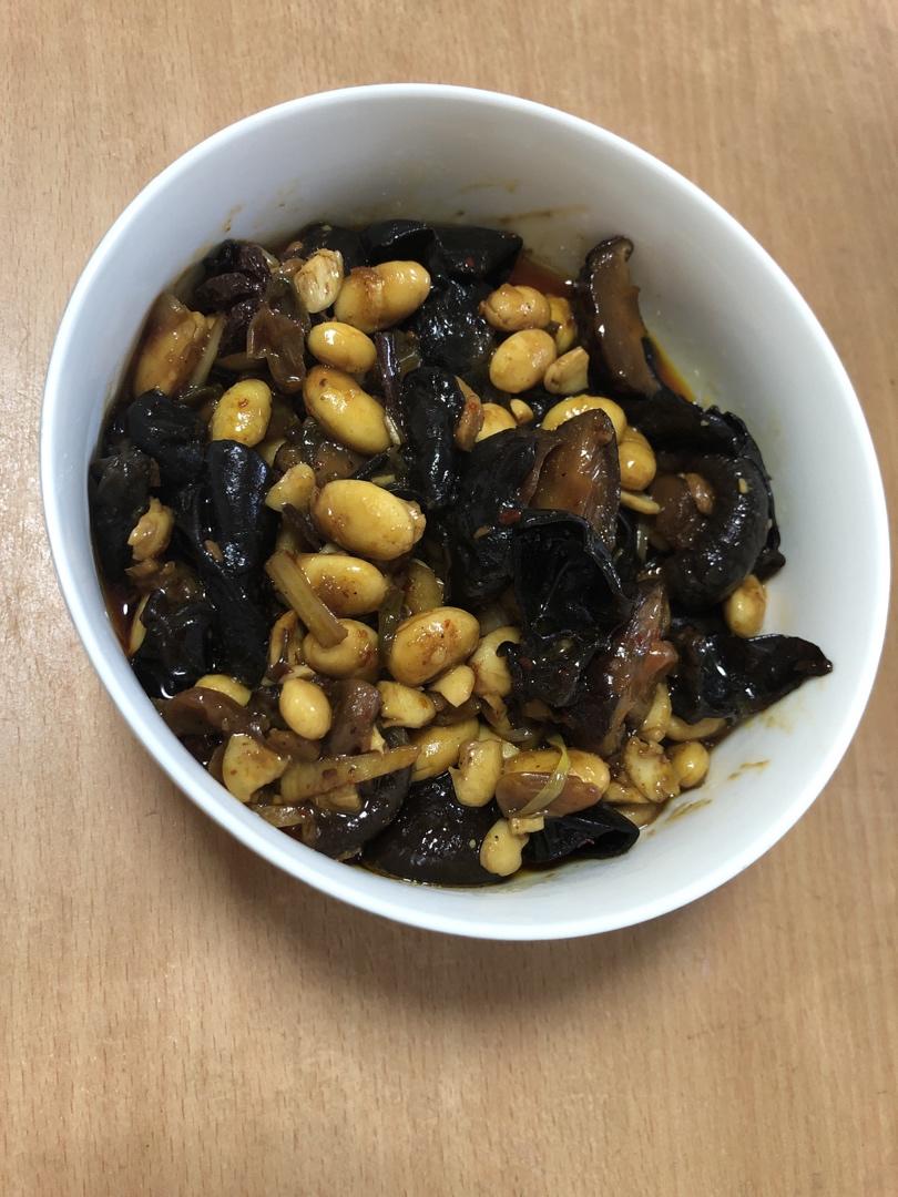 小香菇焖黄豆