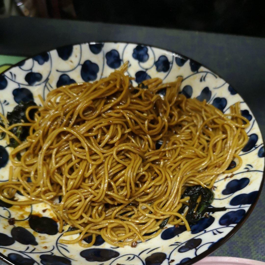 10分钟搞定的一碗葱油拌面