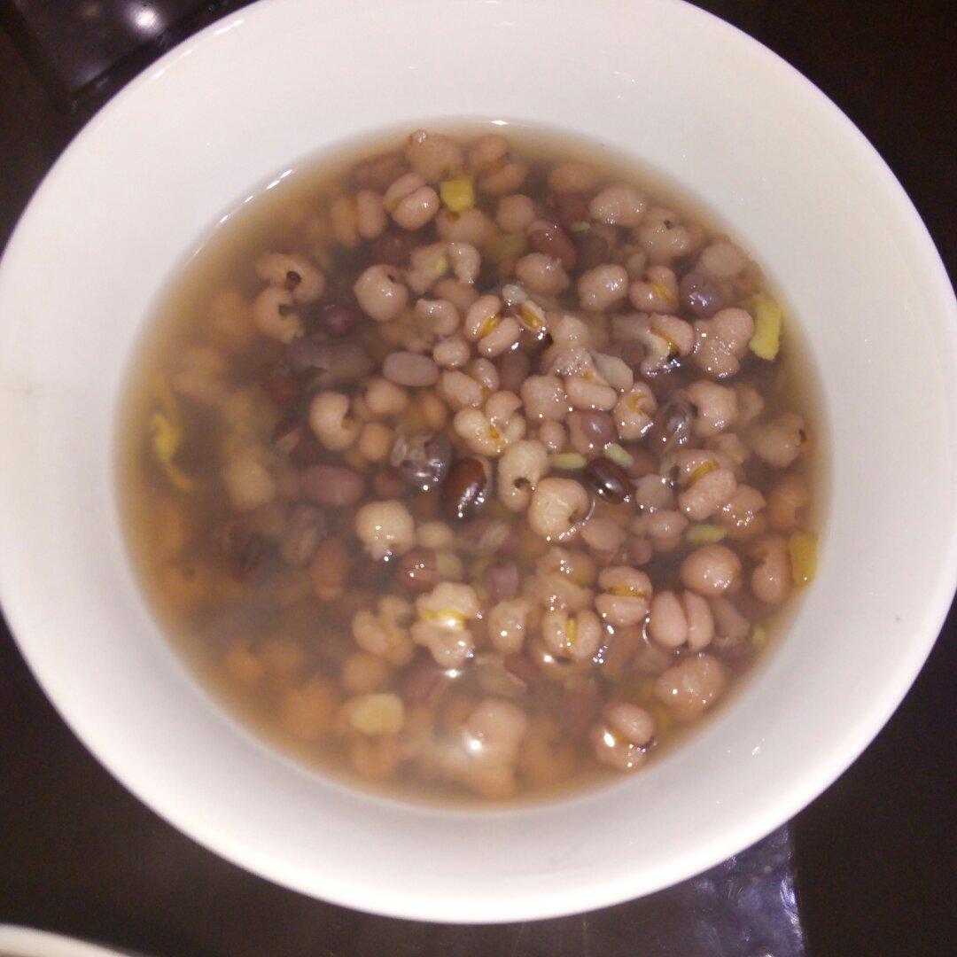 红豆薏米粥 (Red Bean and Pearl Barley Congee)