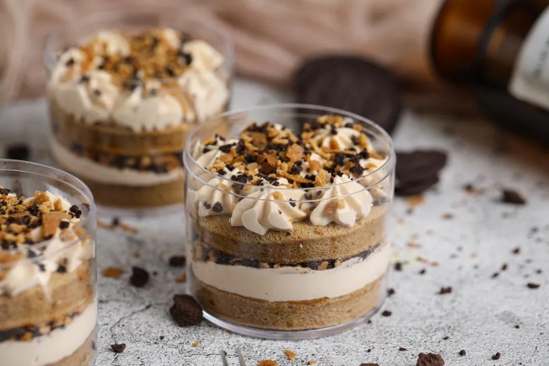 榛子百利甜蛋糕