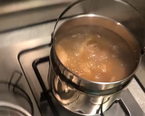 花膠响螺煲雞湯