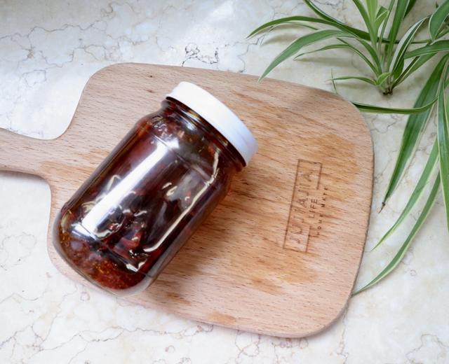 秘制辣椒油(迅速提升厨艺的秘诀)的做法