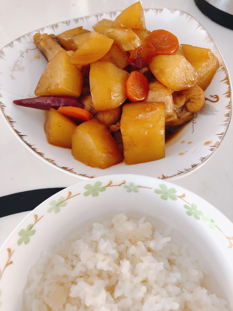 鸡翅根烧土豆好吃哭了