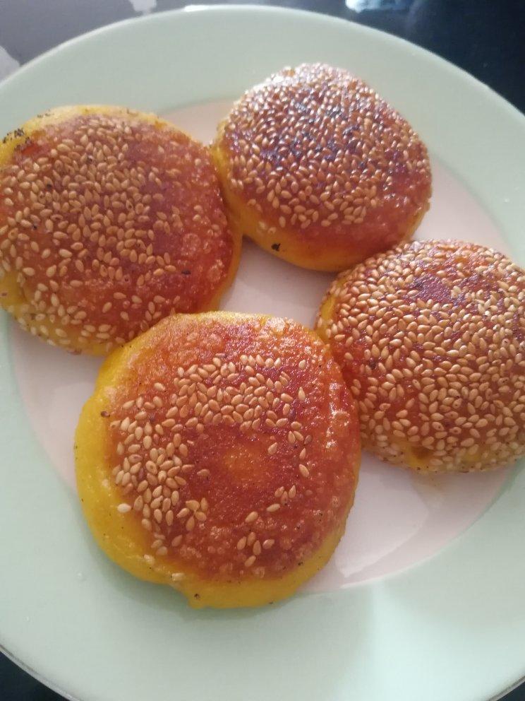一口爆浆的南瓜饼