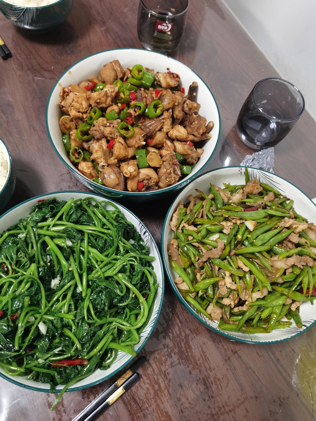 小炒鸡（鲜辣入味很下饭）